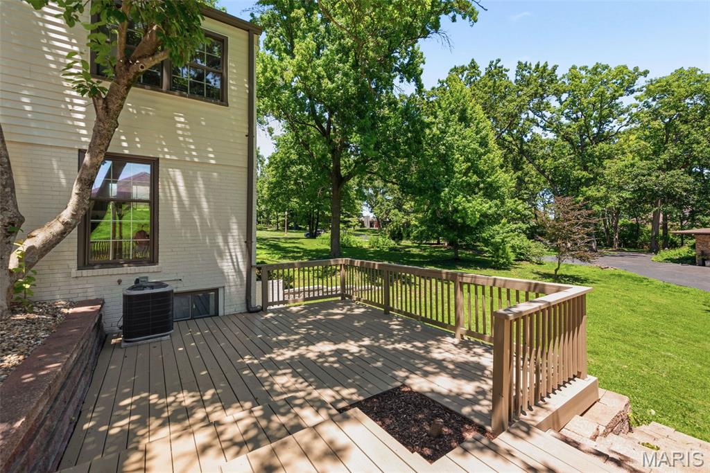 19 Sackston Woods Lane