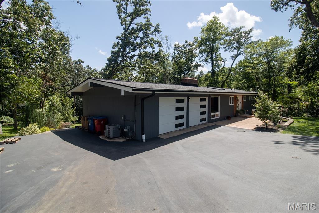 12212 Robyn Road