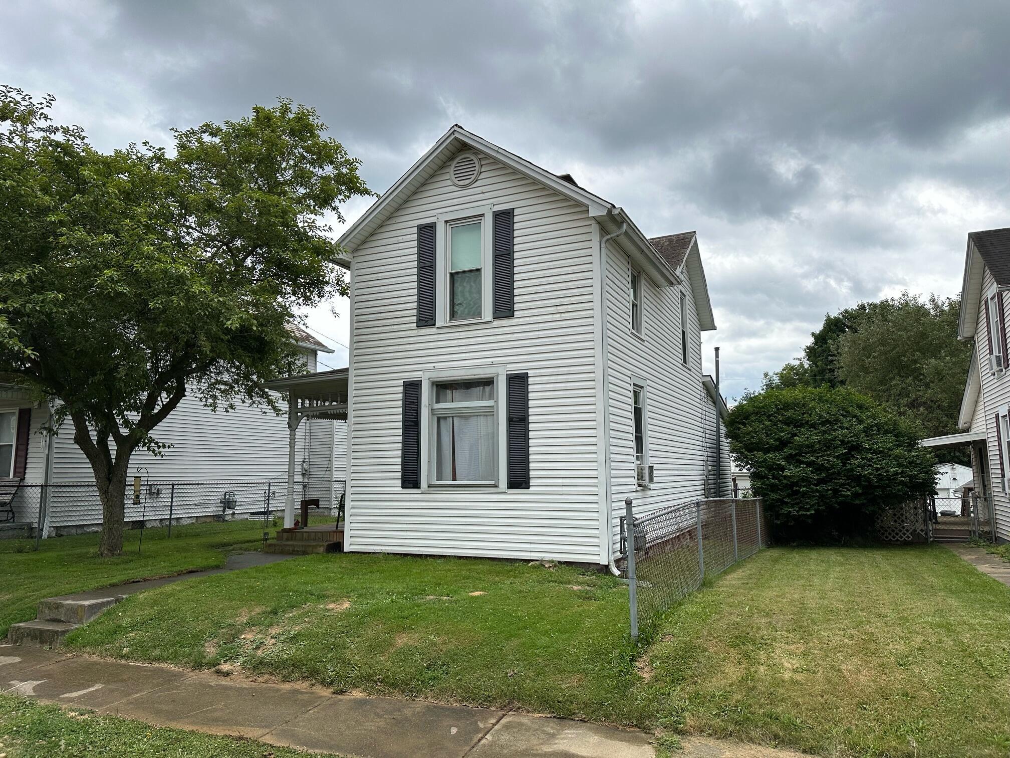 1224 E Chestnut Street