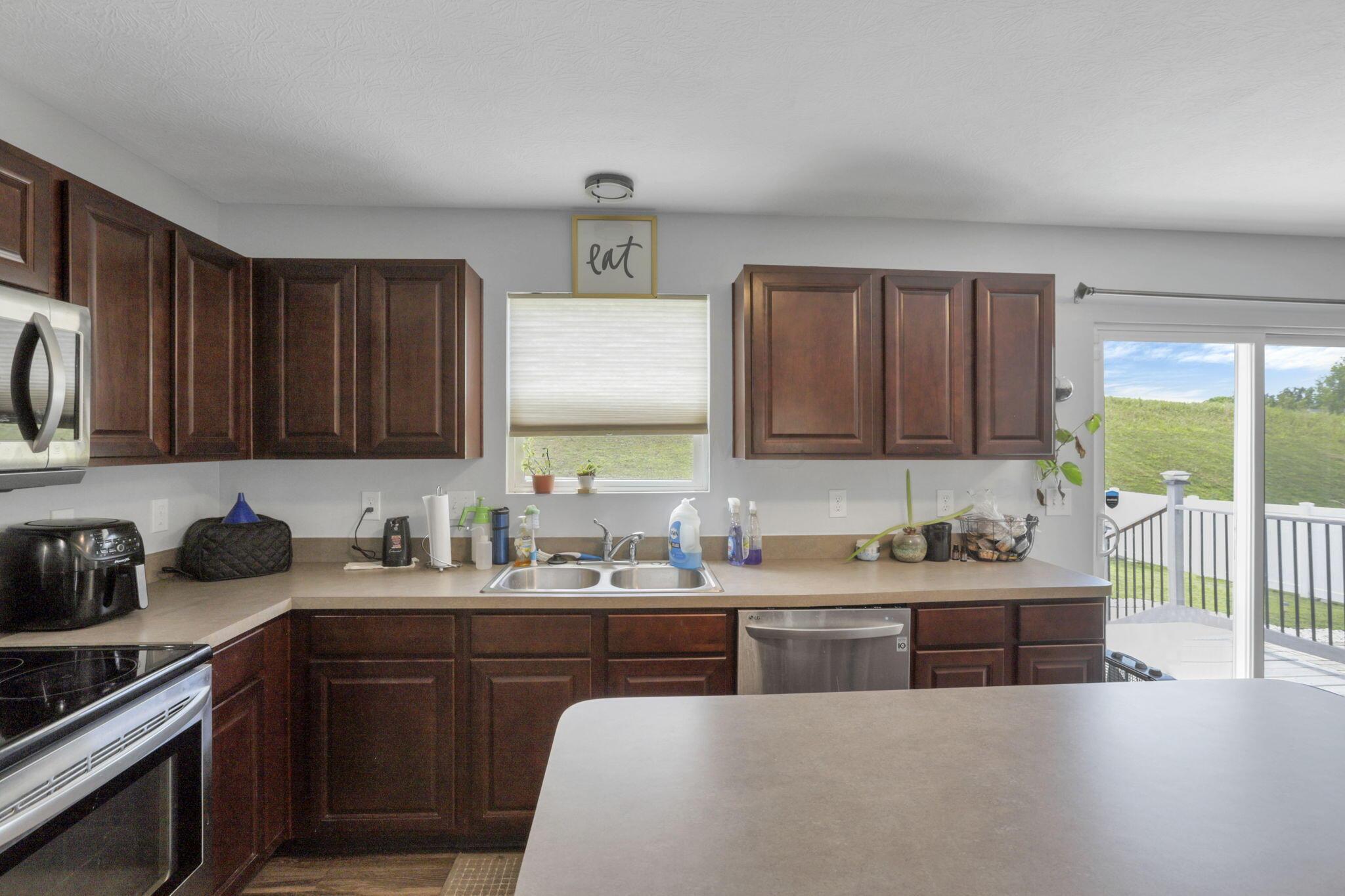 2138 Greencrest Way