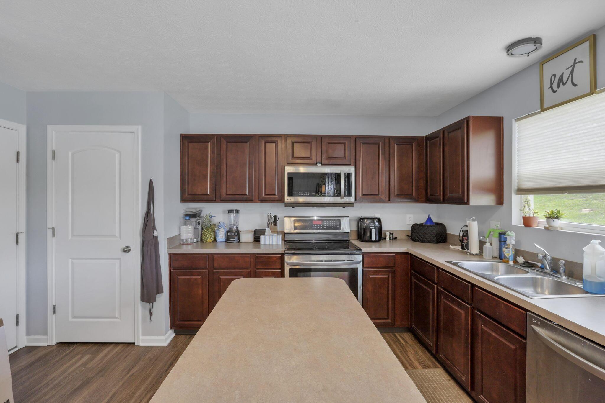 2138 Greencrest Way