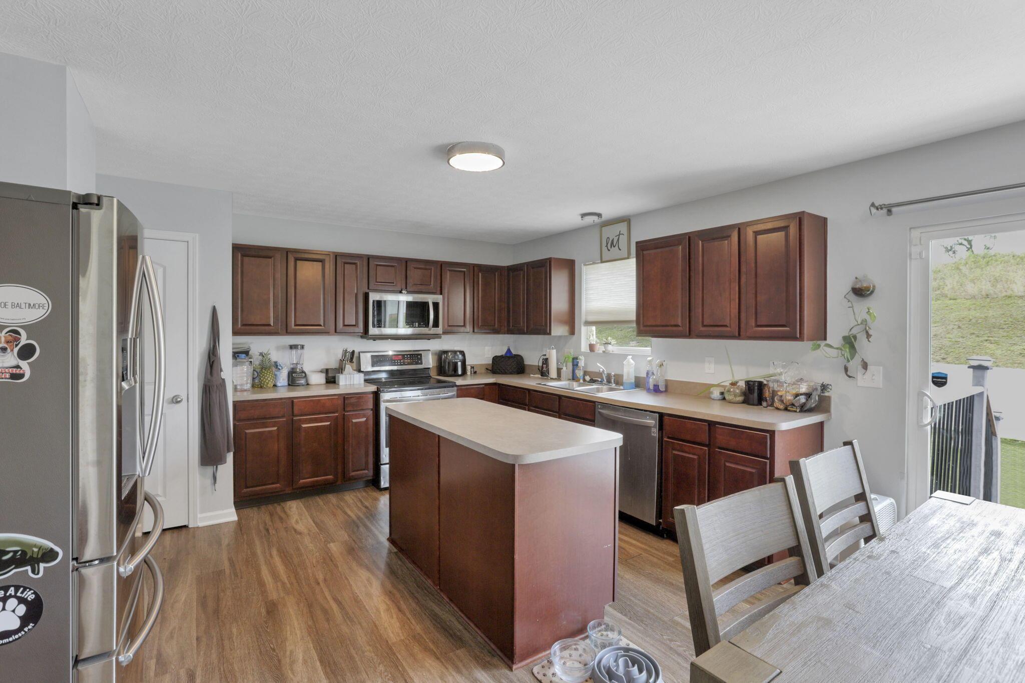 2138 Greencrest Way