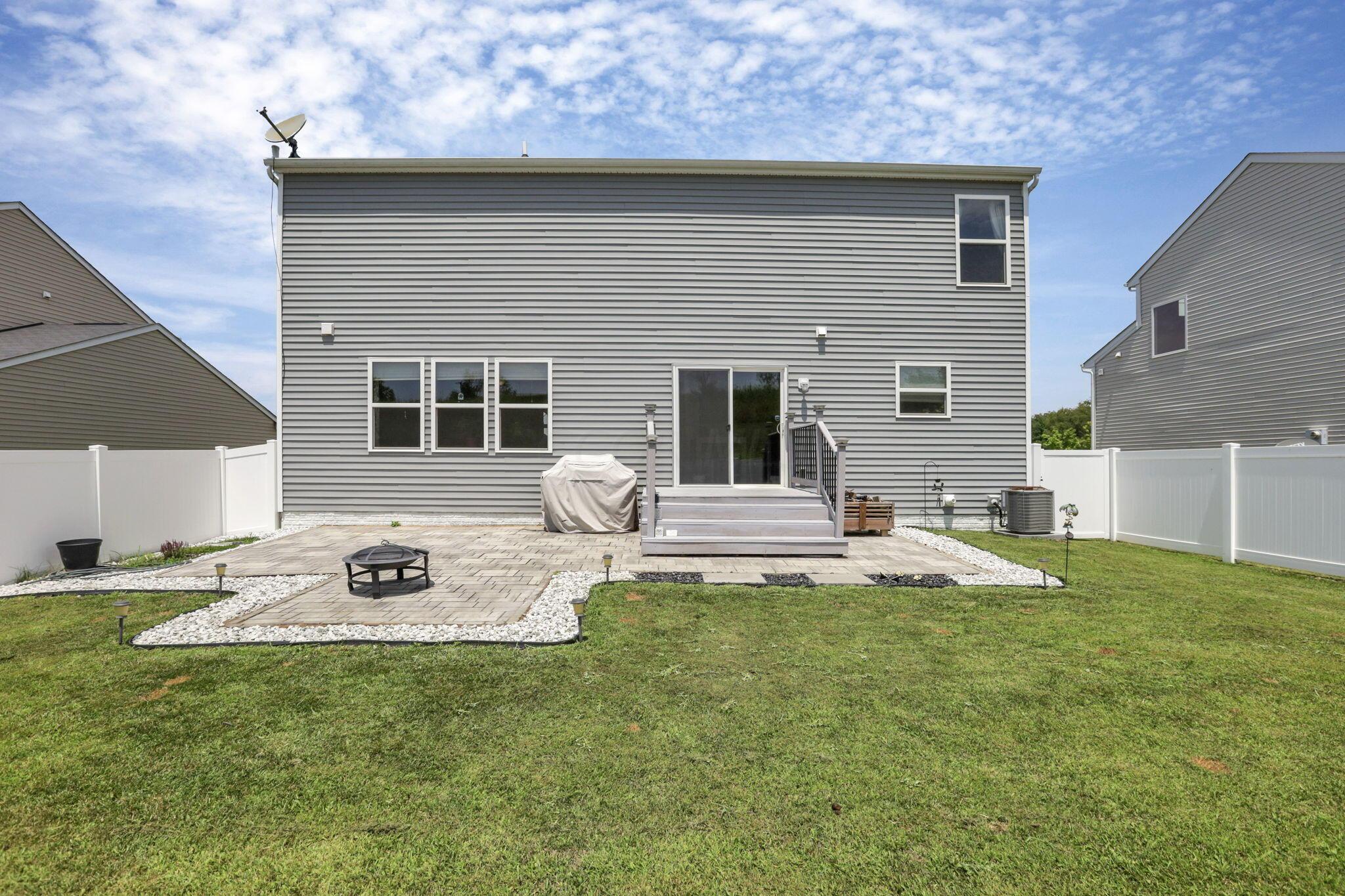 2138 Greencrest Way