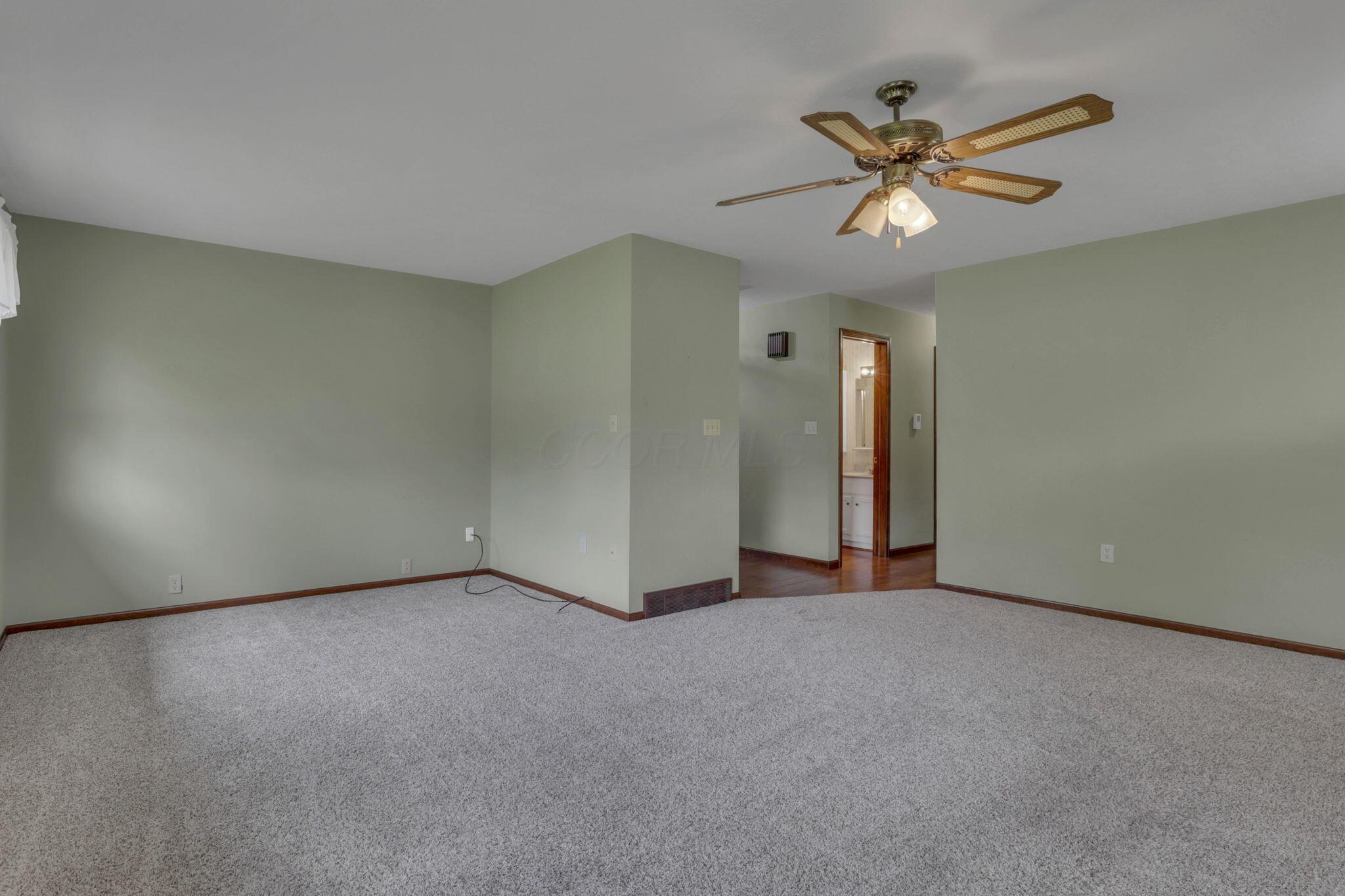 694 Carpico Drive NE