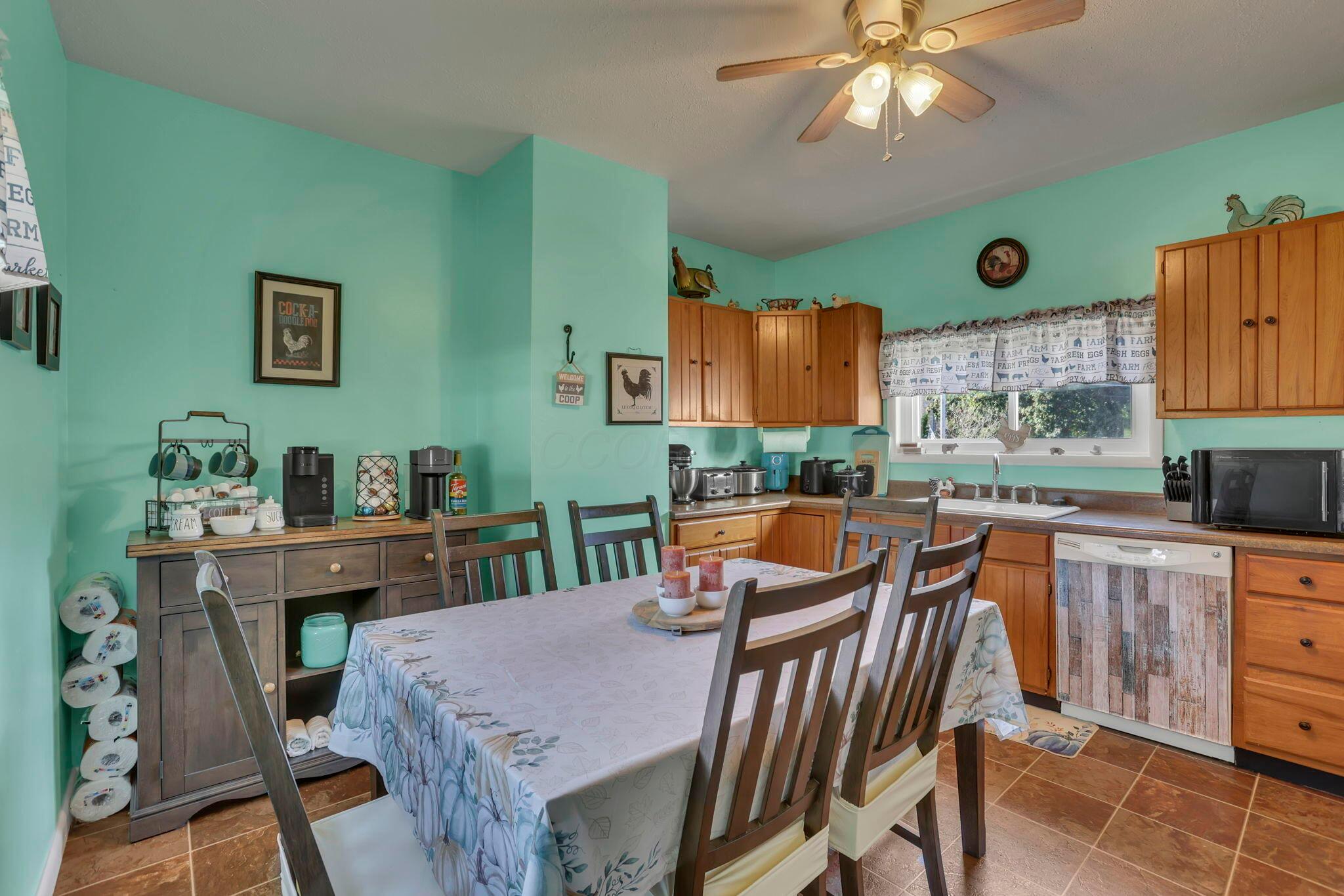 128 W Walnut Street