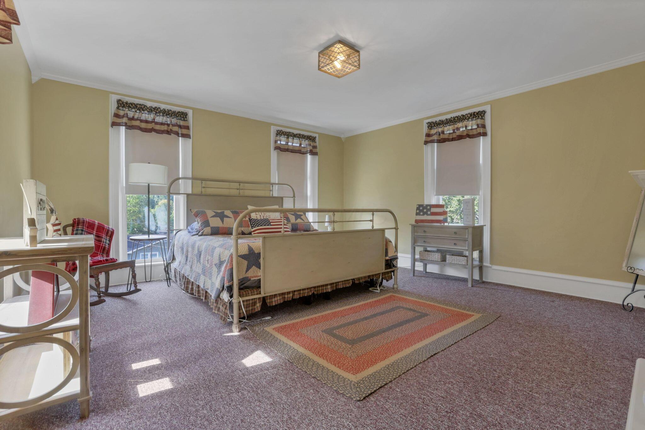 128 W Walnut Street