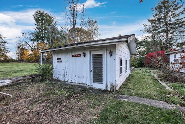 1010 County Line Road NE