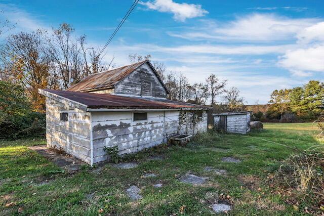 1010 County Line Road NE