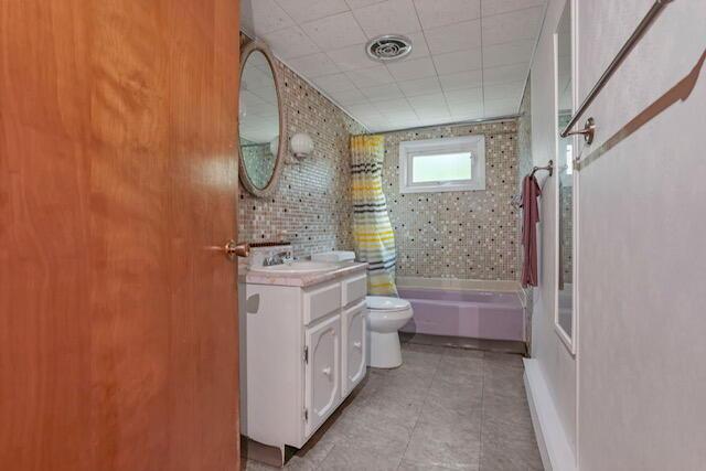 1010 County Line Road NE
