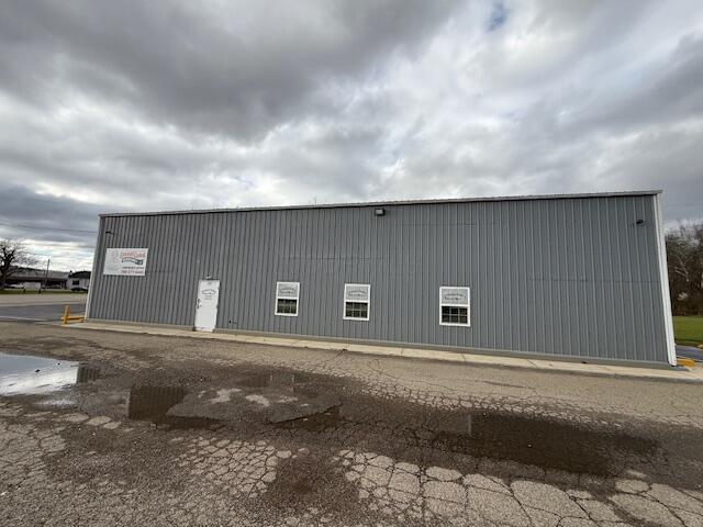 2221 E Main Street