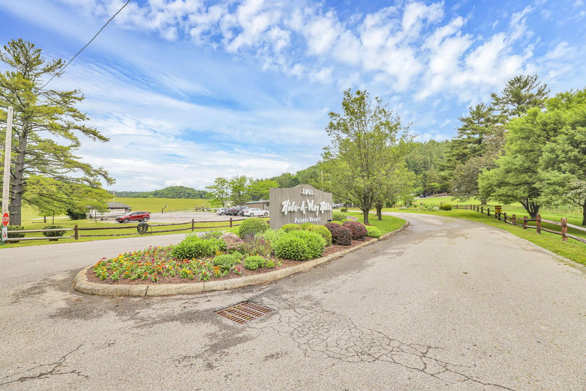 1640 Cardinal Hill Lane
