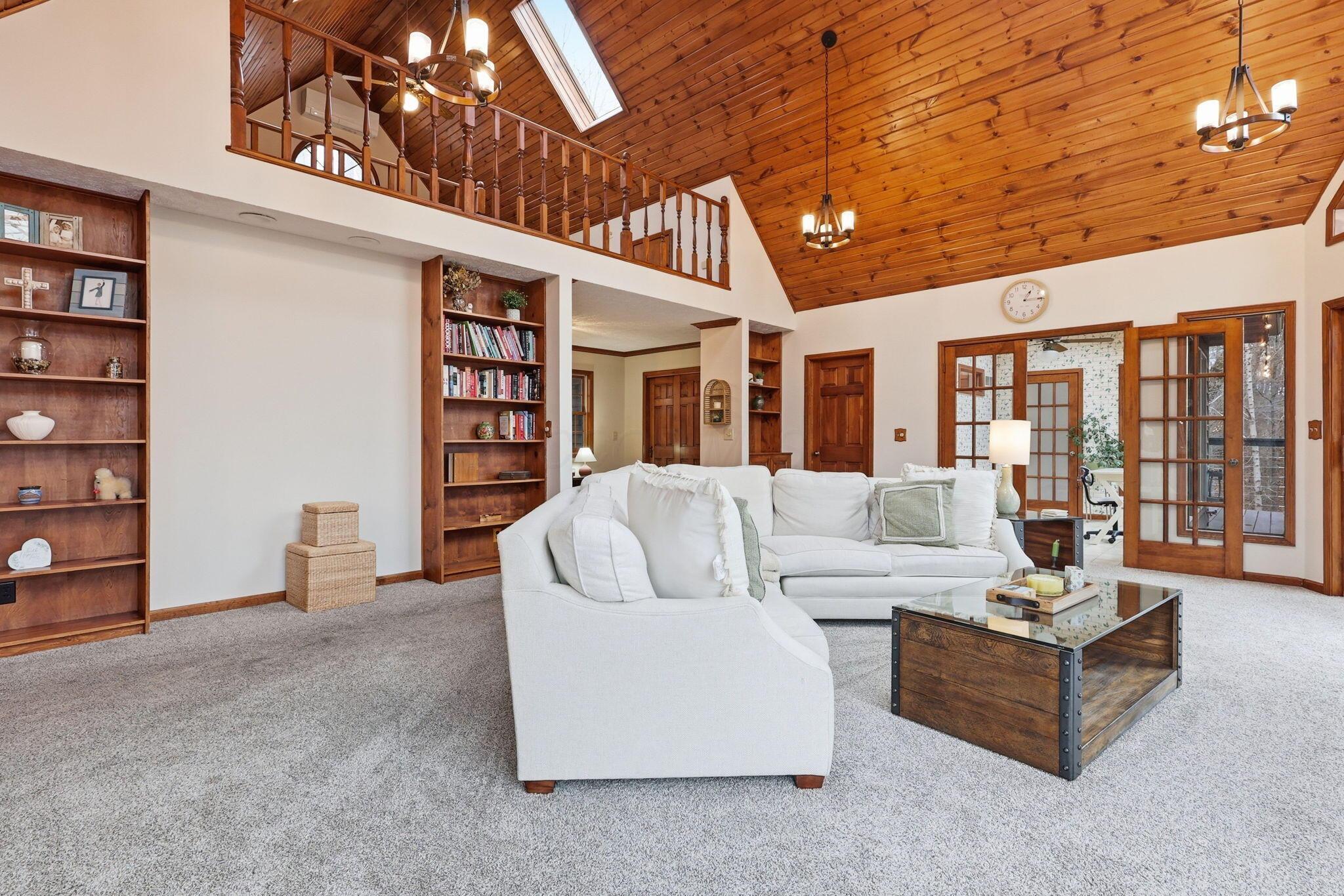 1640 Cardinal Hill Lane
