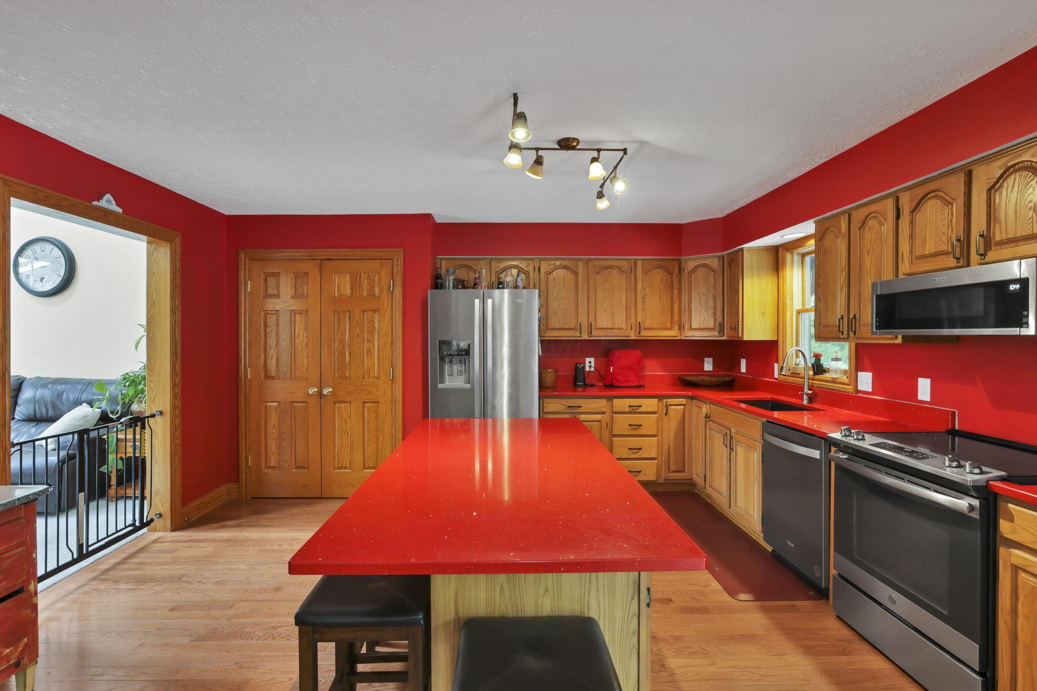 1368 Coonpath Road NW
