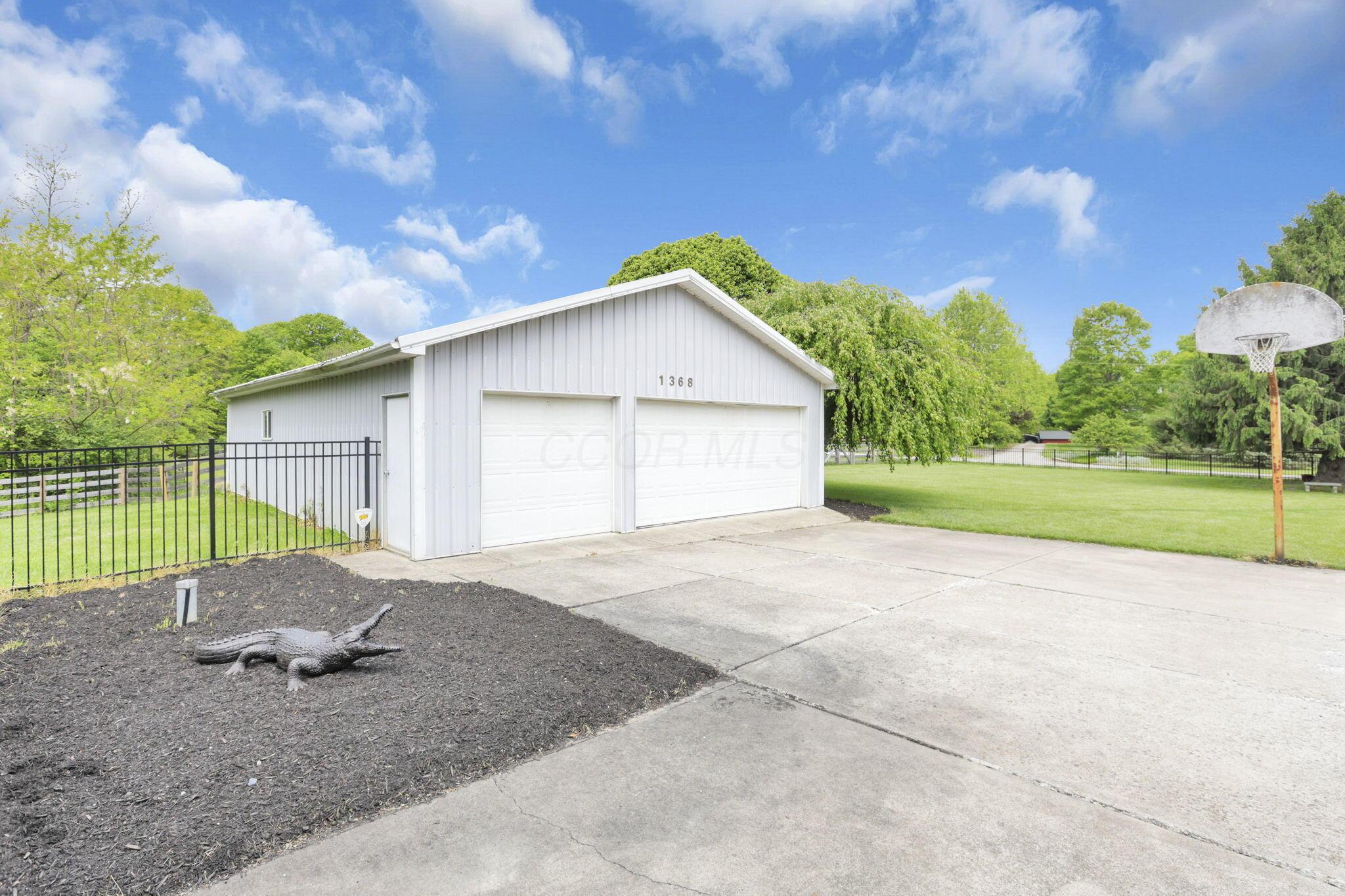 1368 Coonpath Road NW