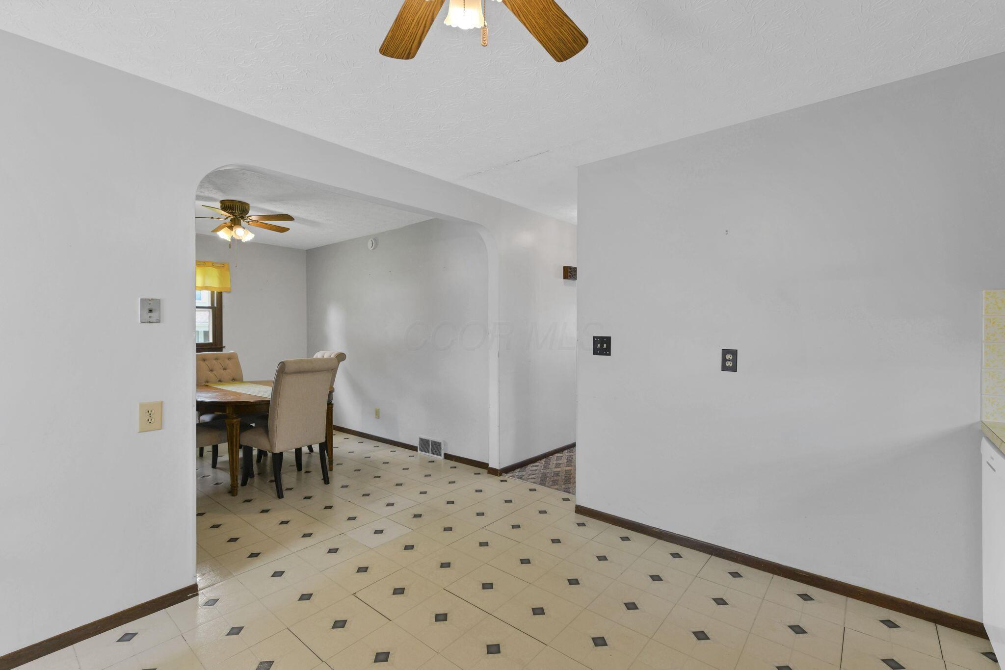 1116 E Chestnut Street