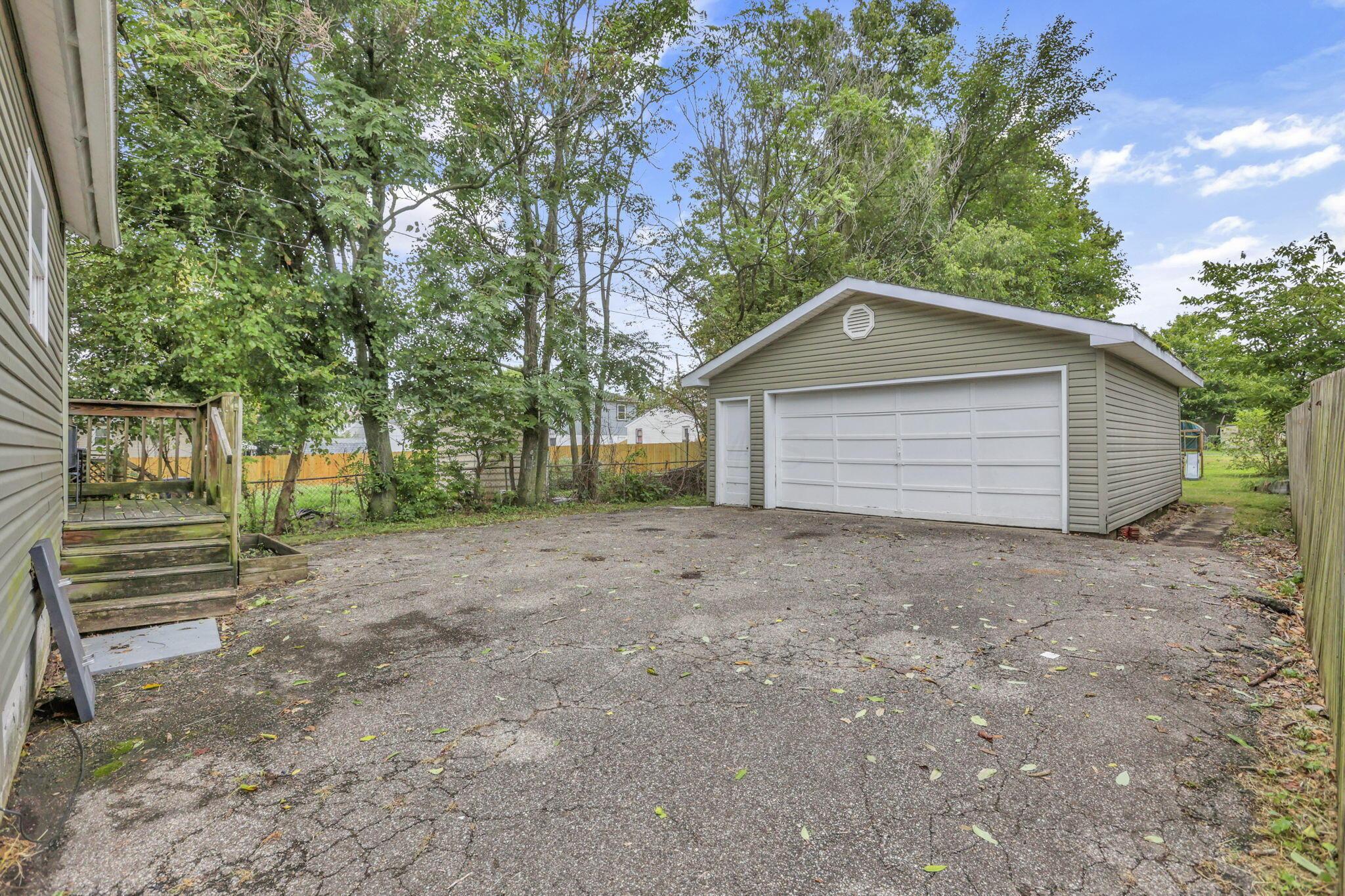 643 E Walnut Street