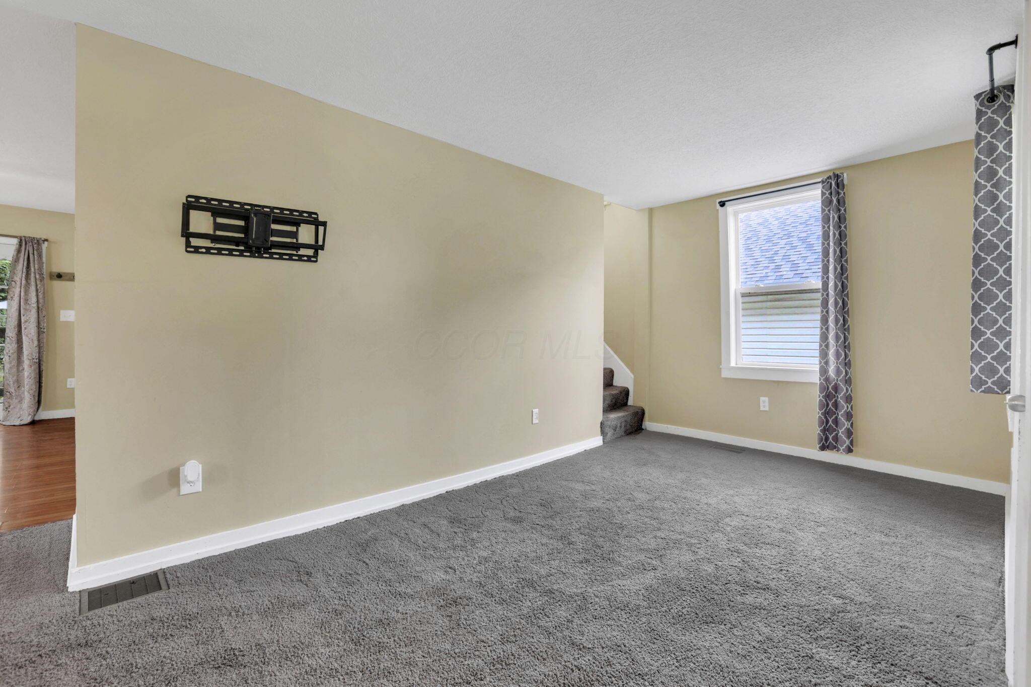 643 E Walnut Street
