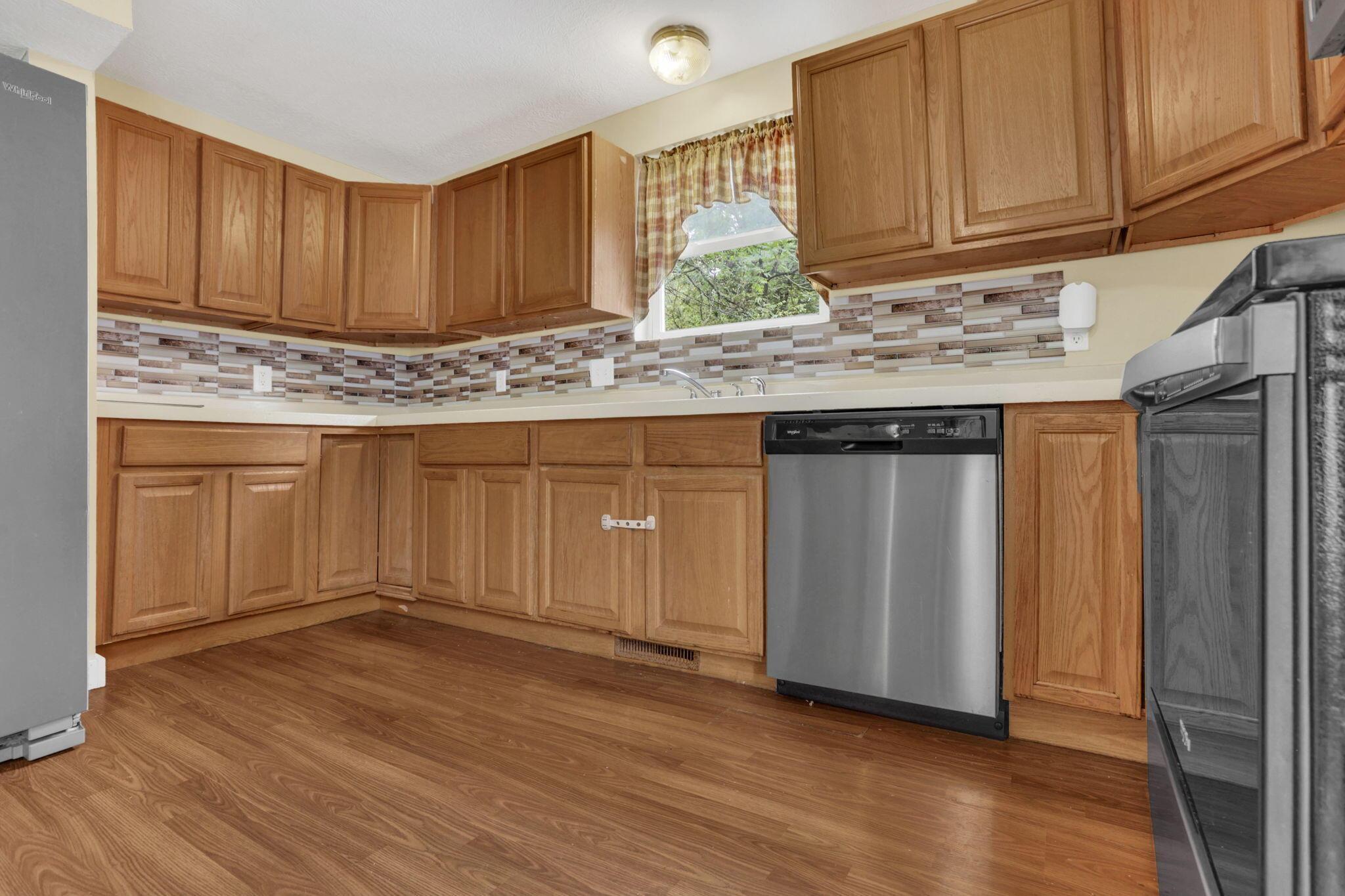 643 E Walnut Street