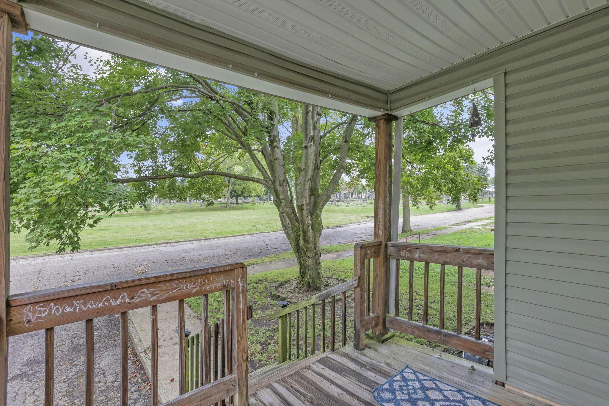 643 E Walnut Street