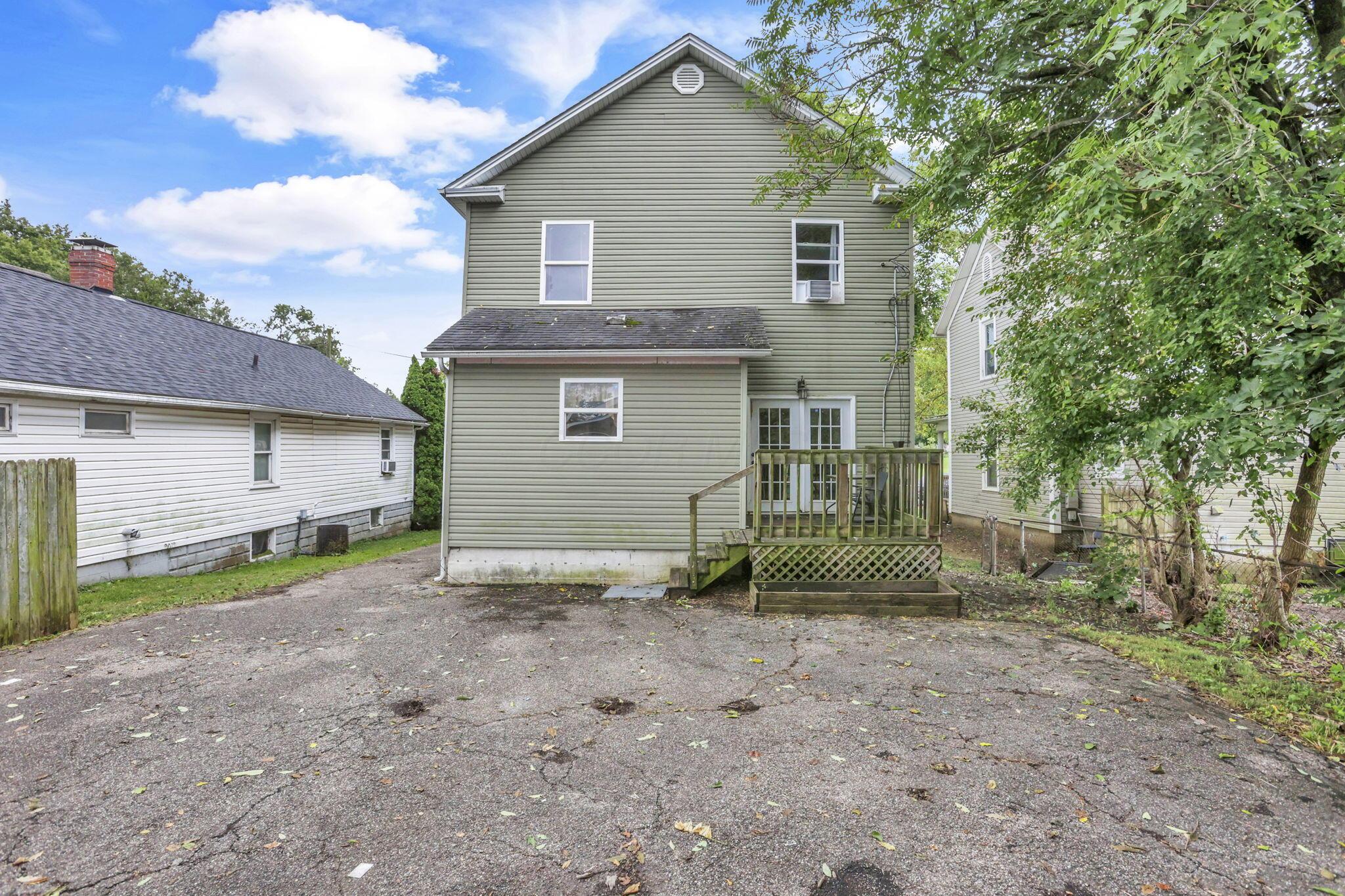 643 E Walnut Street
