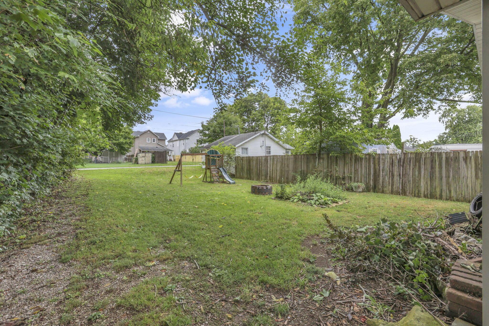643 E Walnut Street