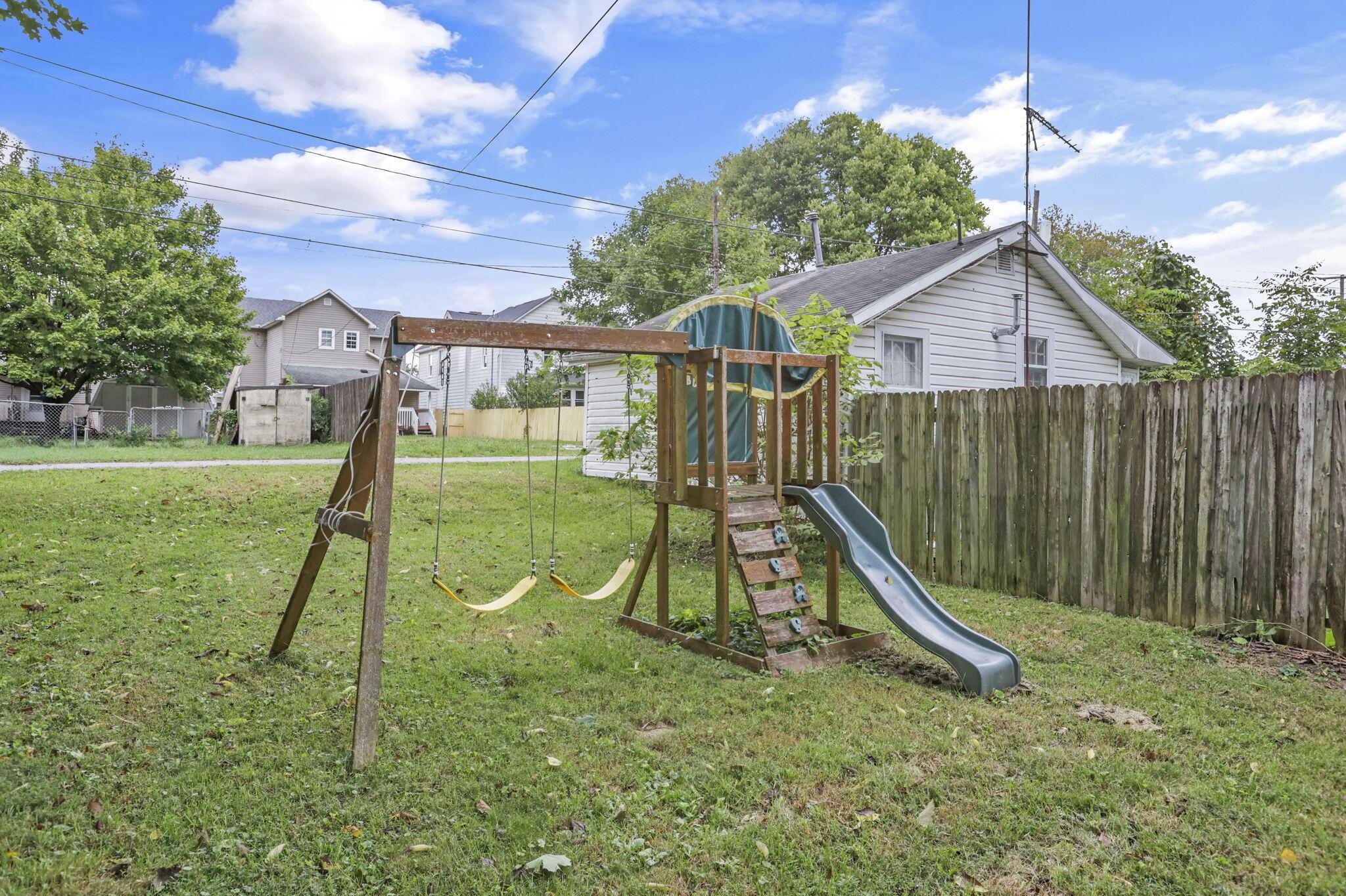 643 E Walnut Street