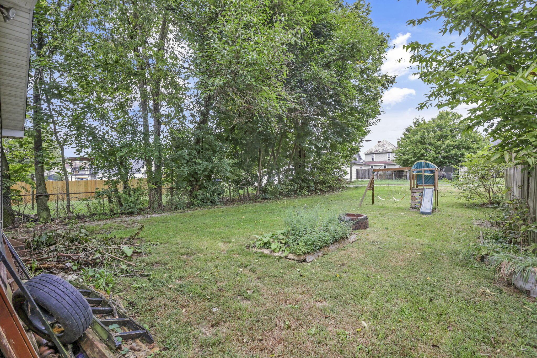 643 E Walnut Street