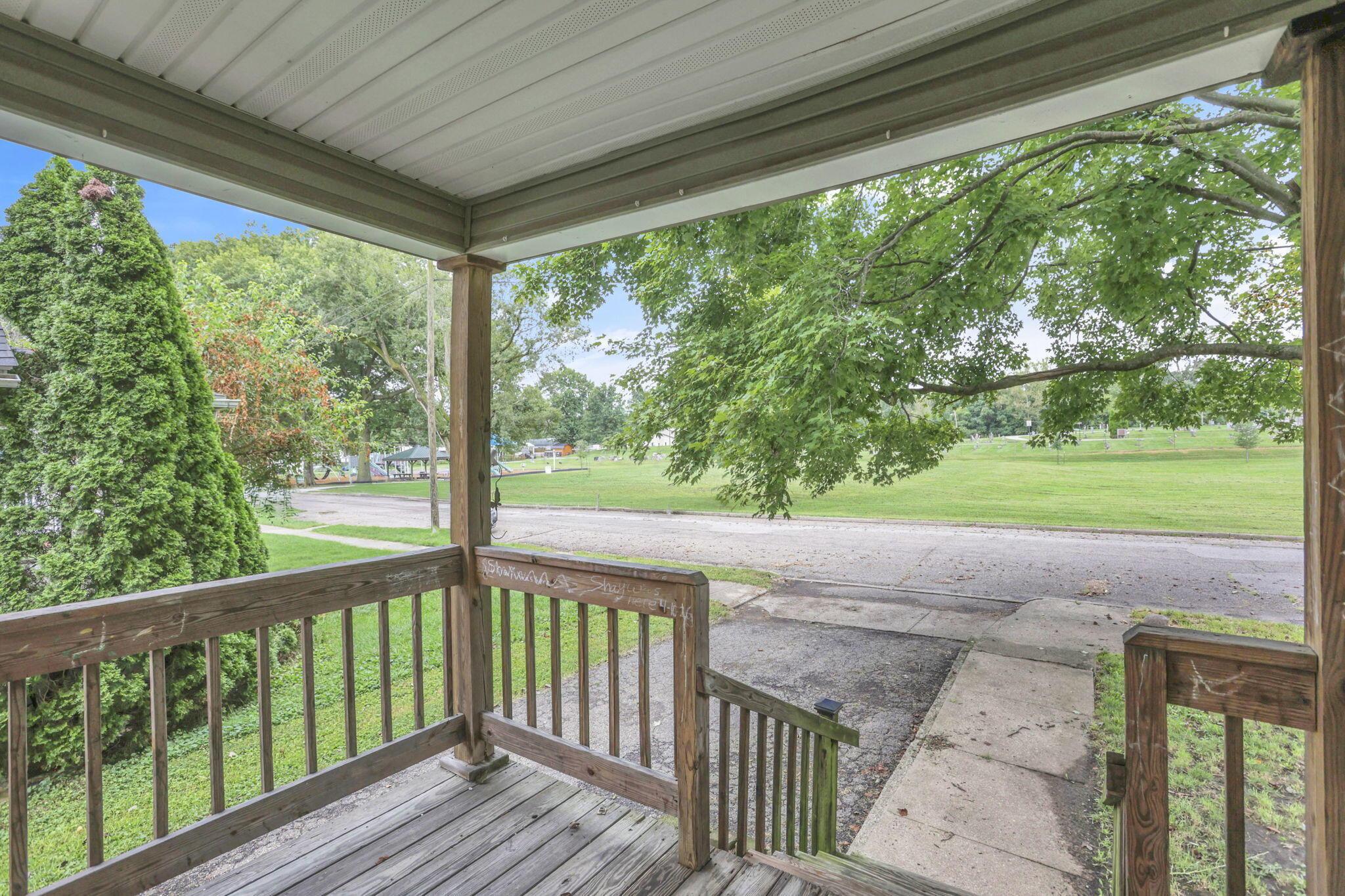 643 E Walnut Street