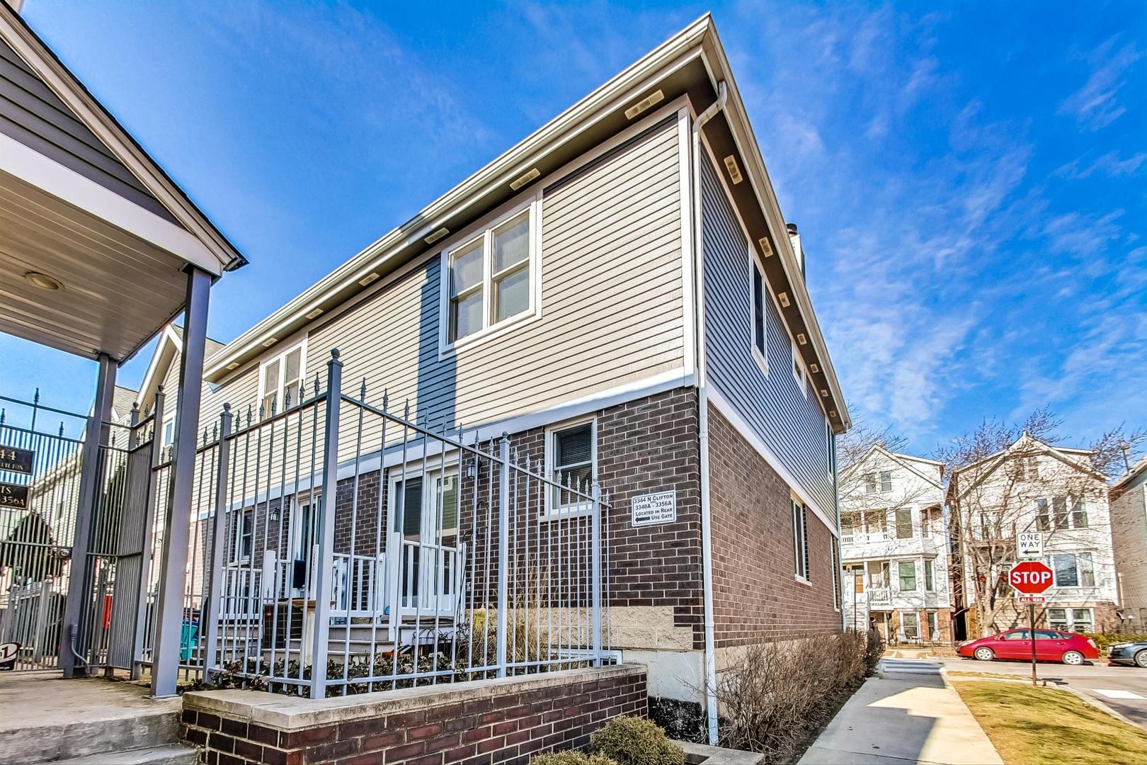 1135 W Roscoe Street