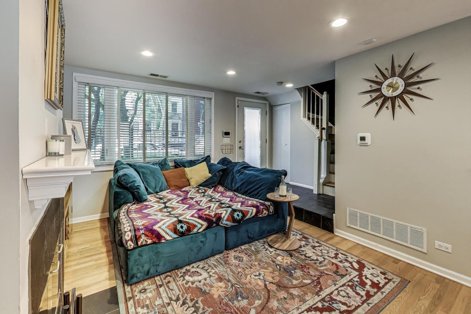 3900 N Fremont Street Unit: I