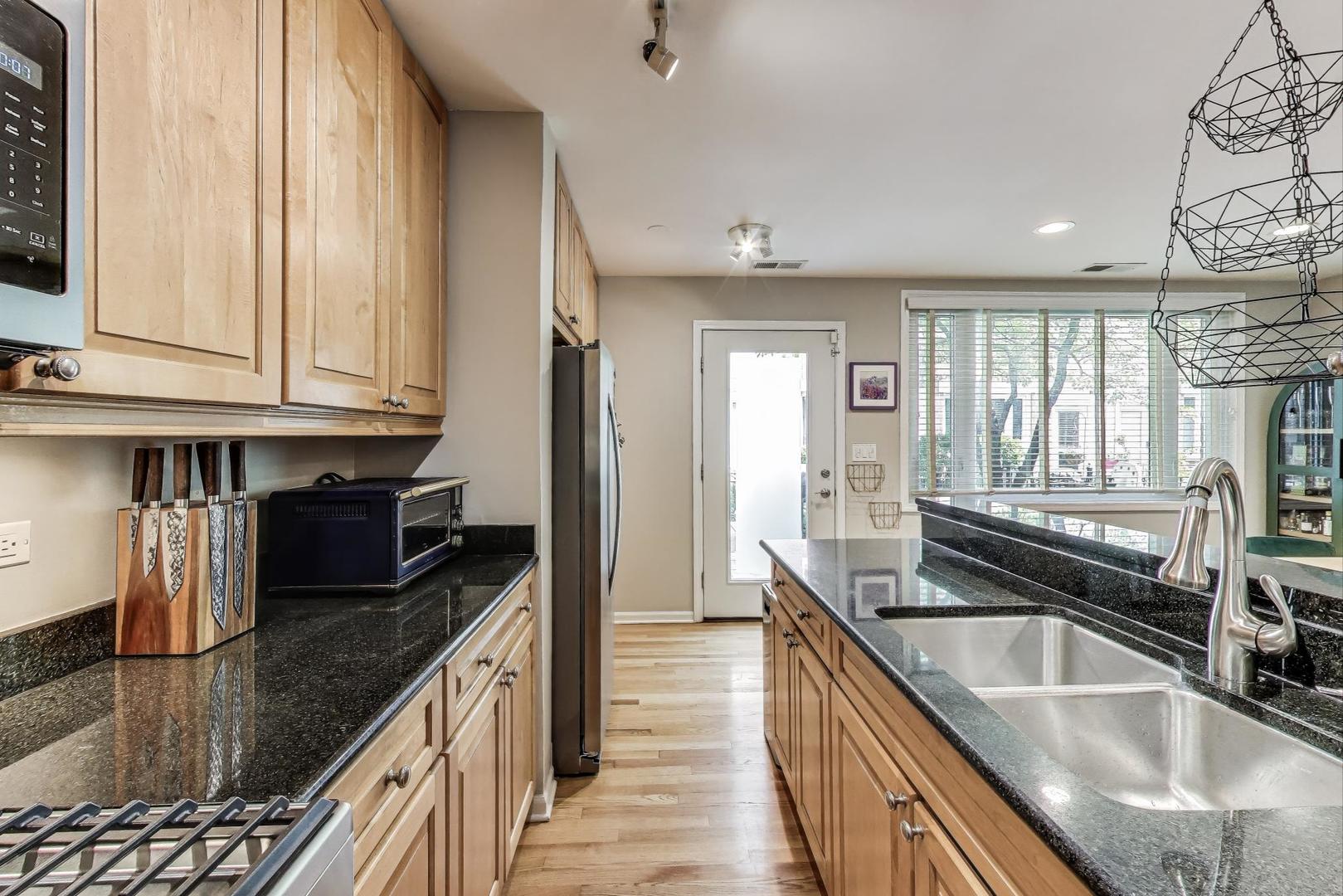 3900 N Fremont Street Unit: I