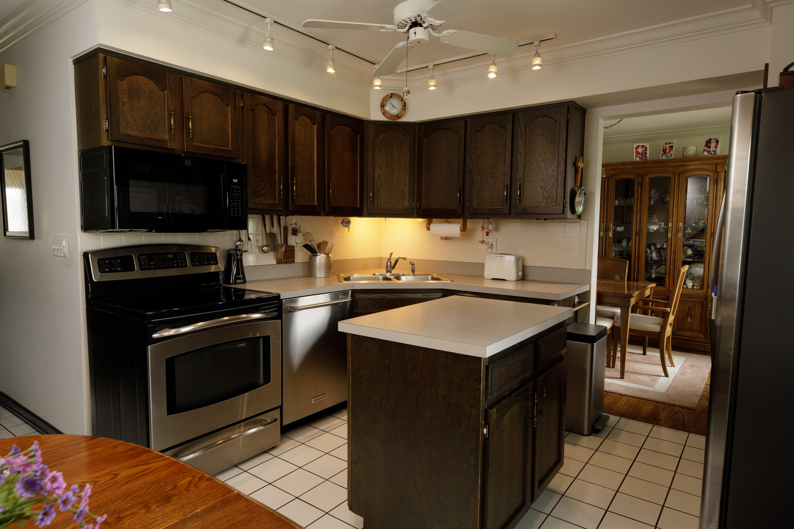 123 E Oneida Avenue E