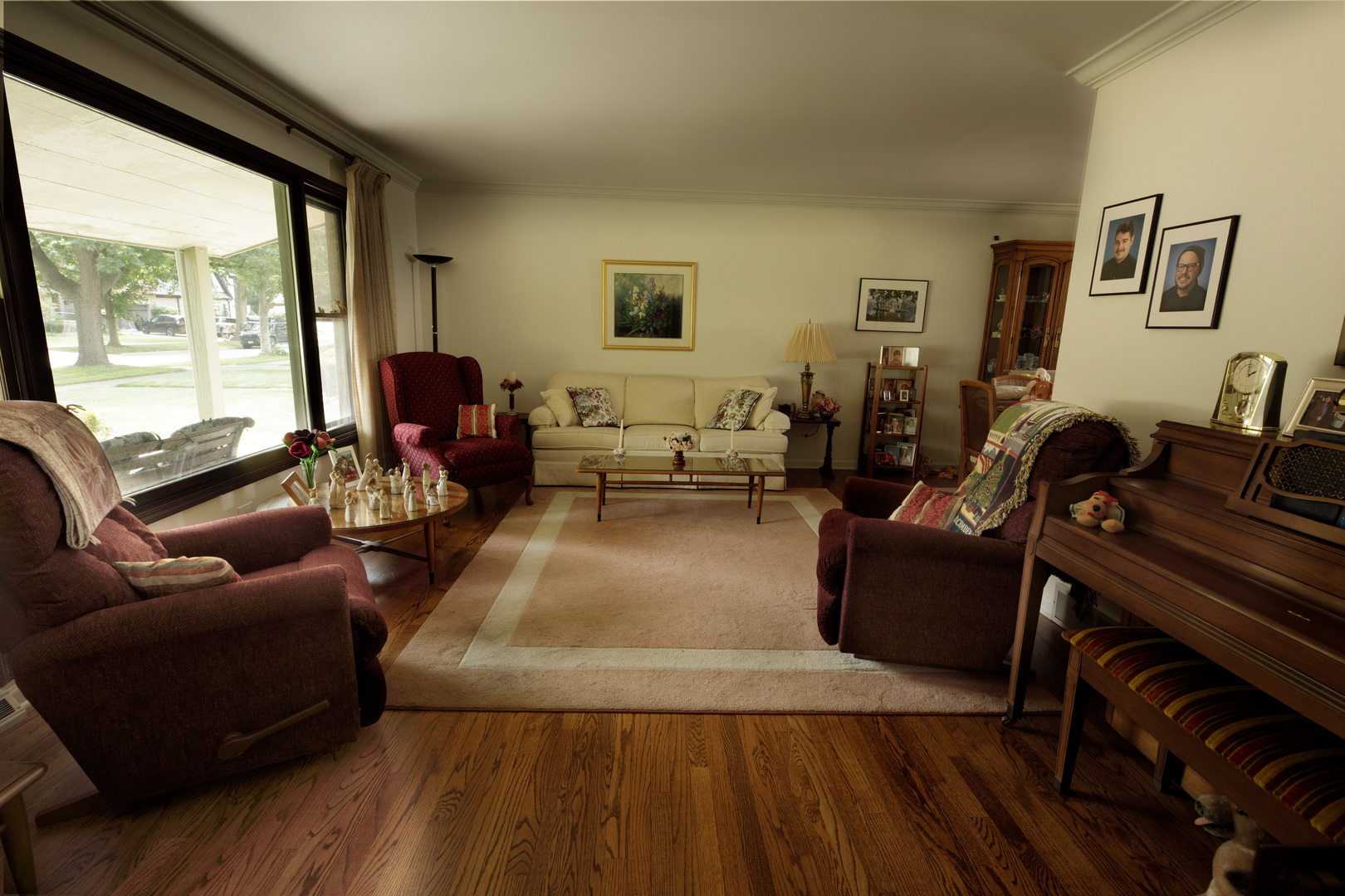 123 E Oneida Avenue E