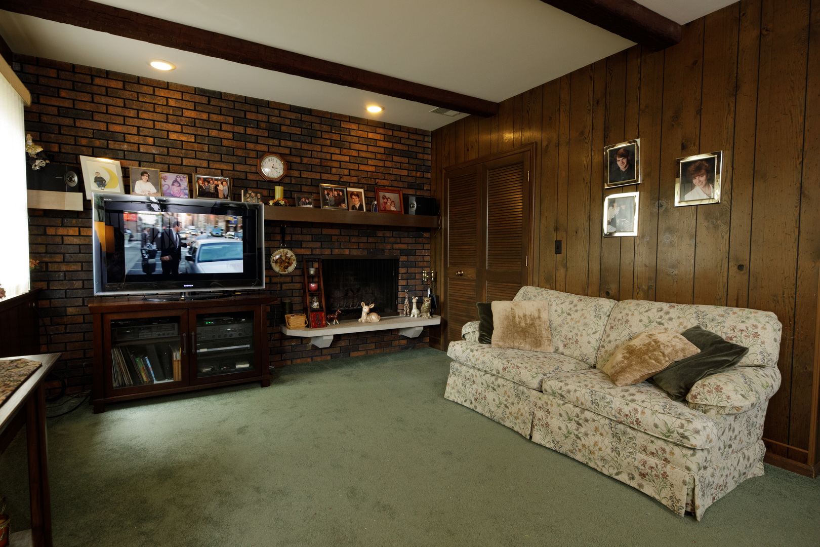 123 E Oneida Avenue E