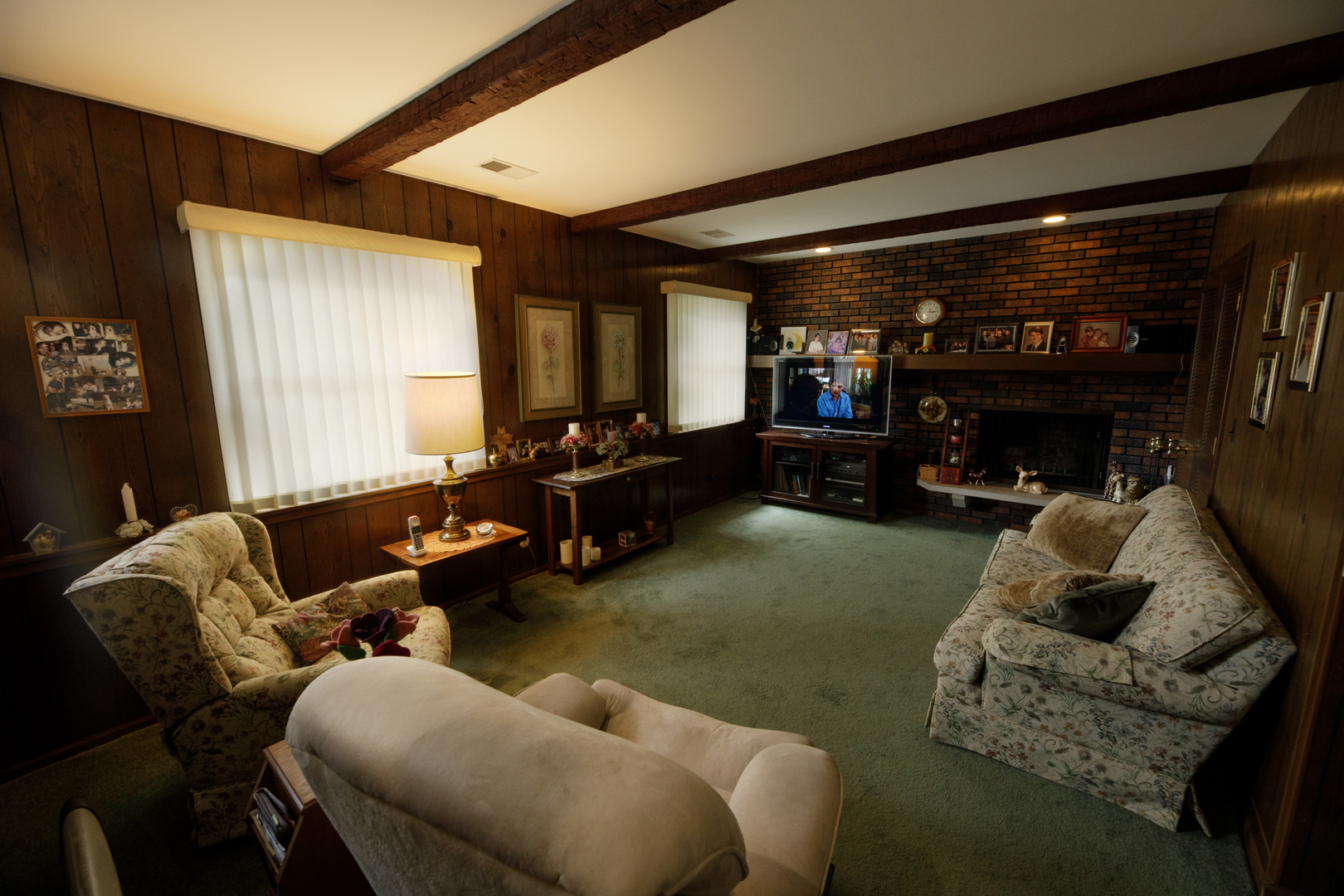 123 E Oneida Avenue E