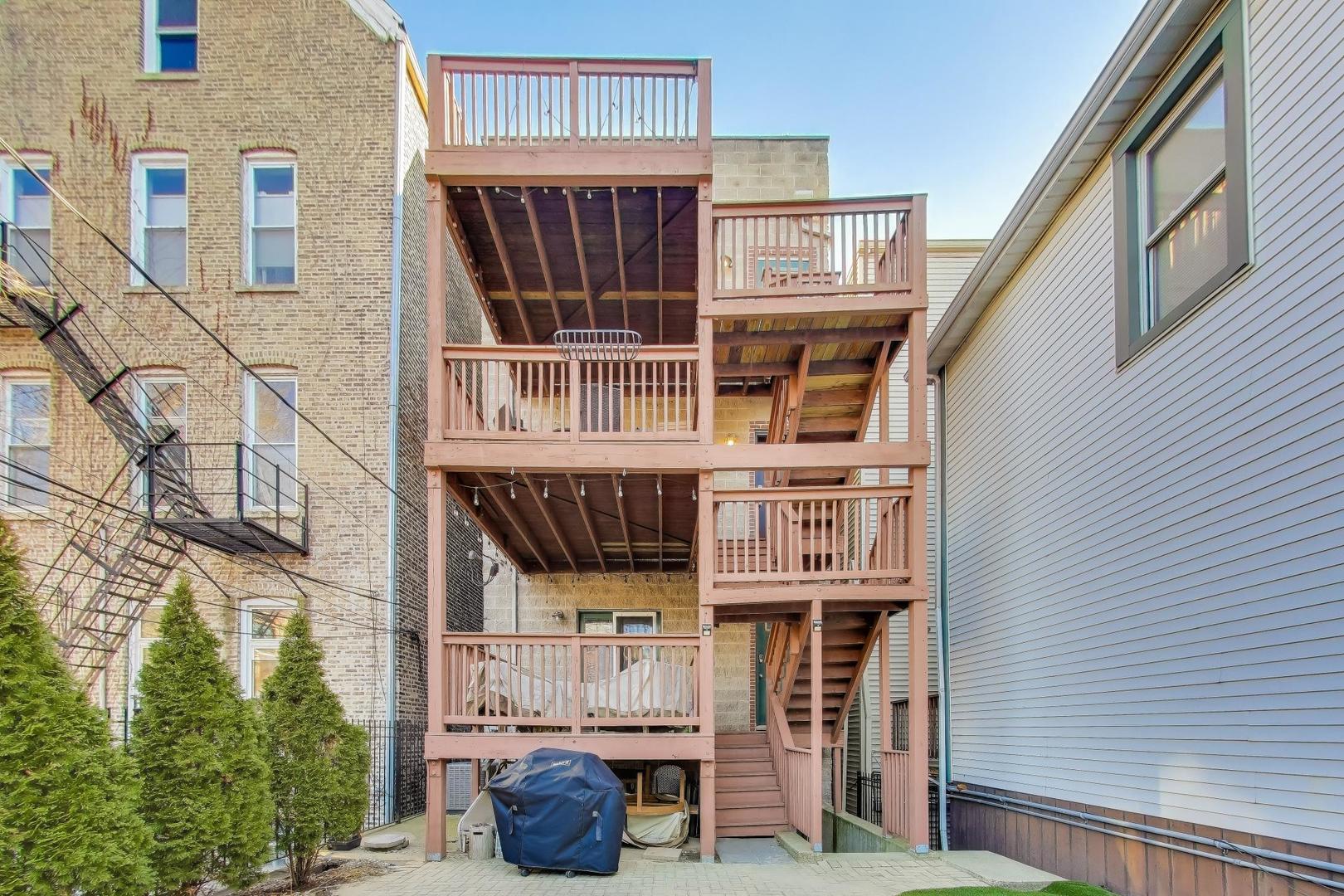 1038 N Marshfield Avenue Unit: 2