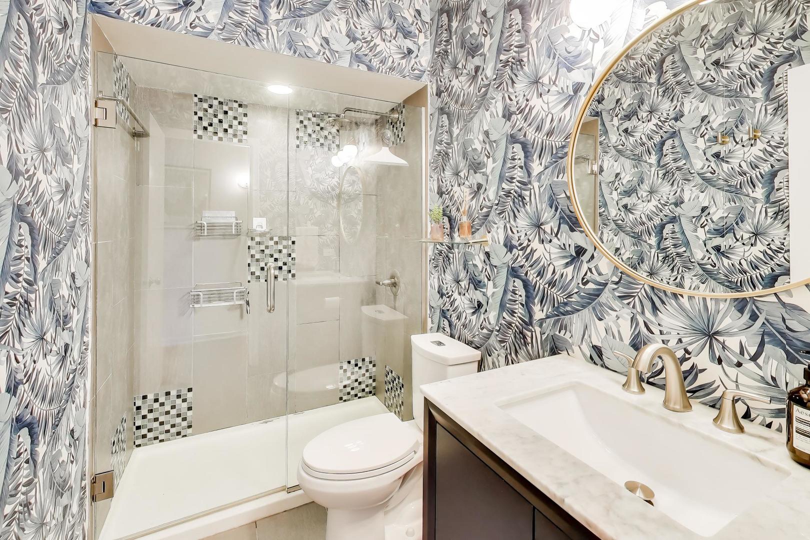 1038 N Marshfield Avenue Unit: 2