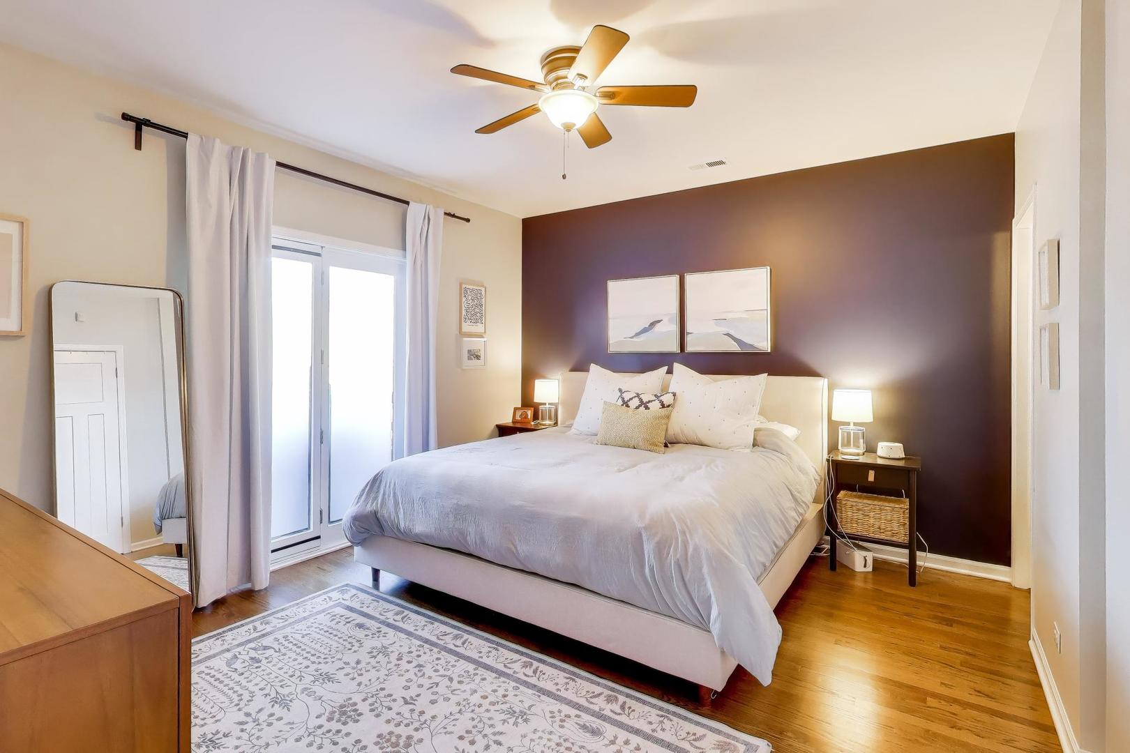 1038 N Marshfield Avenue Unit: 2