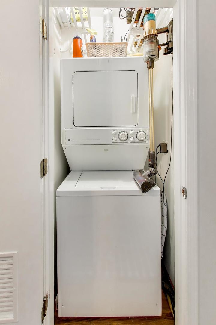 1038 N Marshfield Avenue Unit: 2