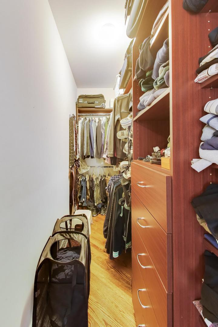 5526 N Winthrop Avenue Unit: 2N