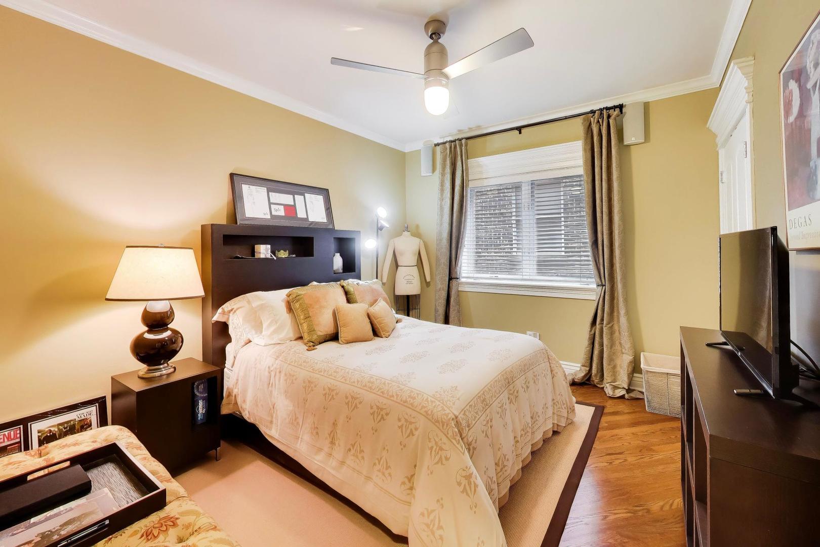 5526 N Winthrop Avenue Unit: 2N