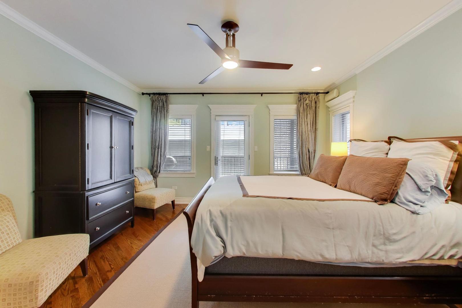 5526 N Winthrop Avenue Unit: 2N