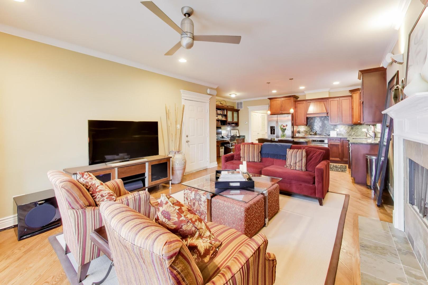 5526 N Winthrop Avenue Unit: 2N