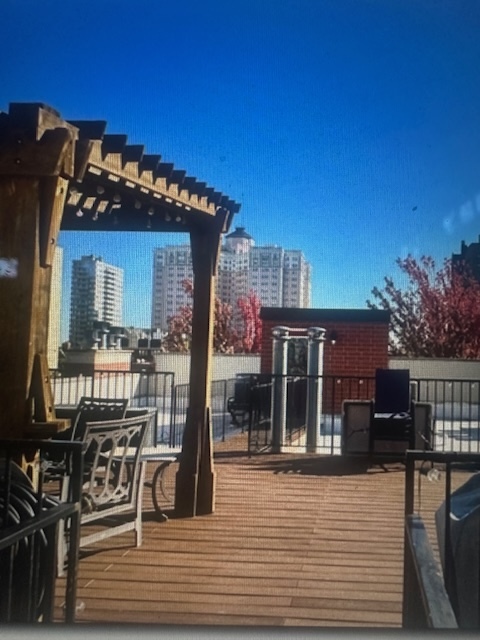 5526 N Winthrop Avenue Unit: 2N