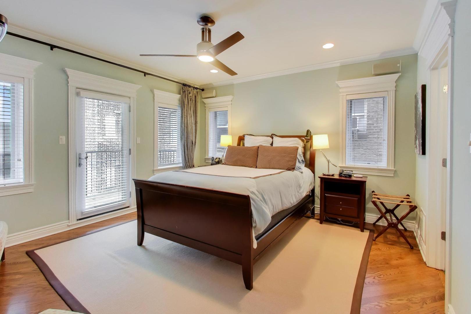 5526 N Winthrop Avenue Unit: 2N