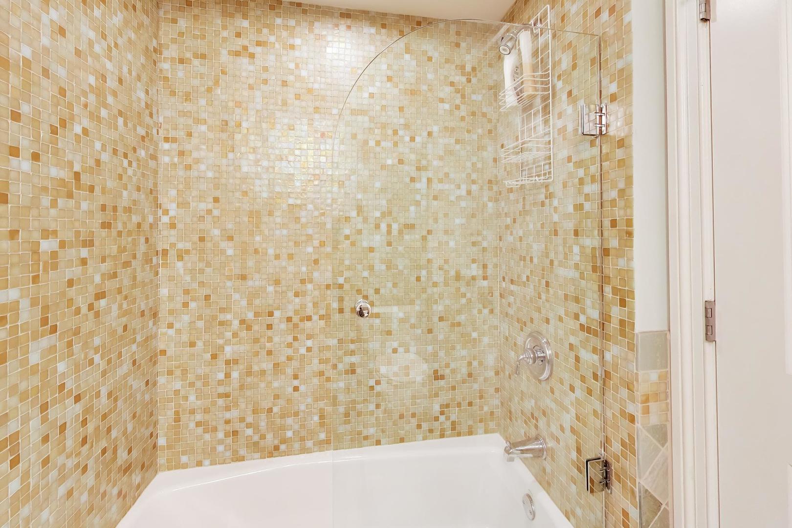 5526 N Winthrop Avenue Unit: 2N