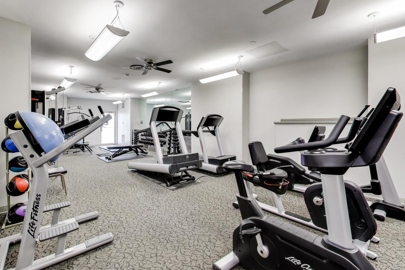 6301 N sheridan Road Unit: 8V