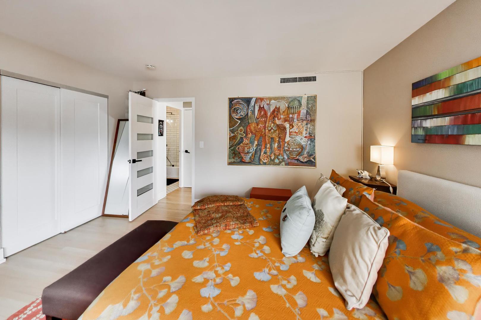 6301 N sheridan Road Unit: 8V