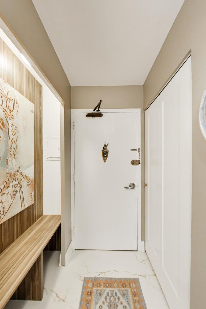 6301 N sheridan Road Unit: 8V