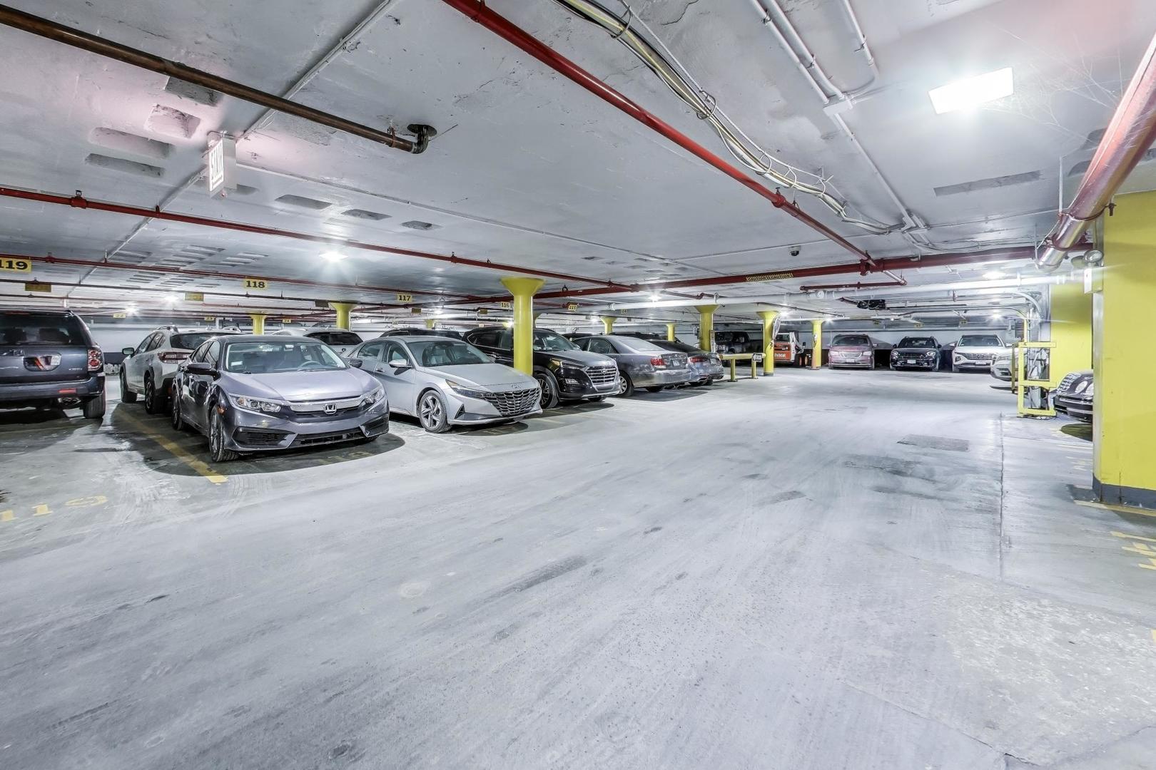 6301 N sheridan Road Unit: 8V